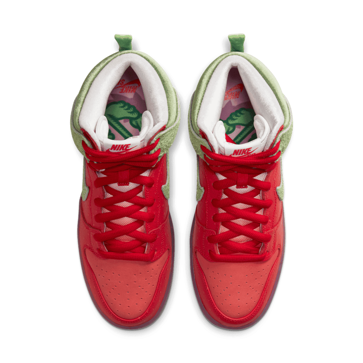 Nike SB High Strawberry Cough Angle 1