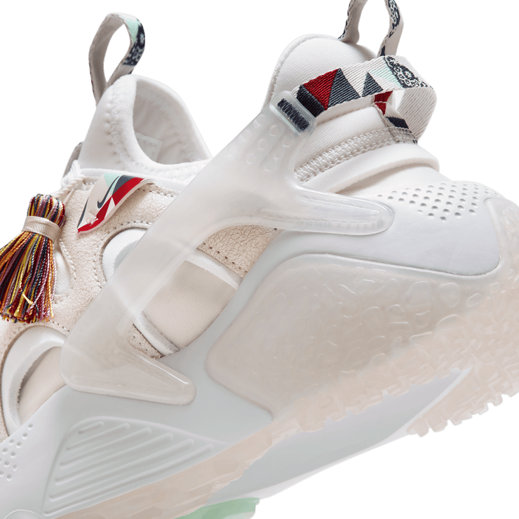 Nike Air Huarache Craft Native Tribal (W) Angle 5
