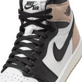 Air Jordan 1 Retro High OG Latte (W) Angle 4
