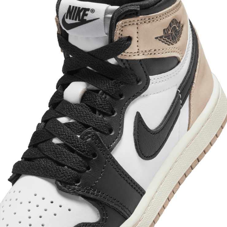 Air Jordan 1 Retro High OG Latte (PS) Angle 4