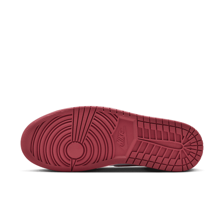 Air Jordan 1 Retro High OG Team Red Angle 0