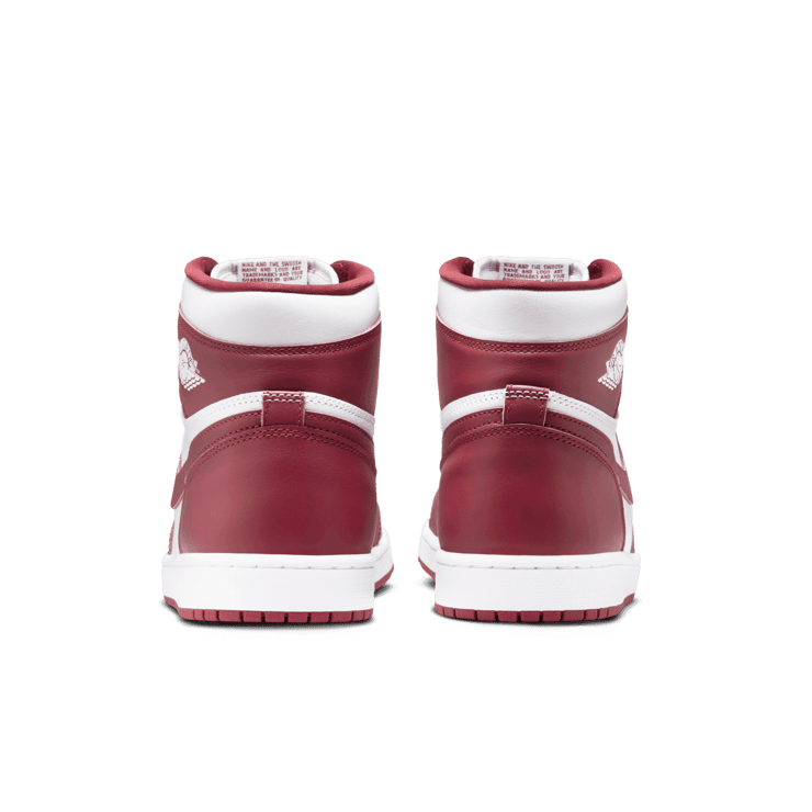 Air Jordan 1 Retro High OG Team Red Angle 3