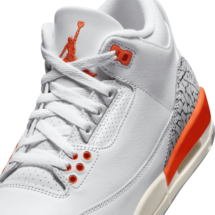 Air Jordan 3 Retro Georgia Peach (W) Angle 4