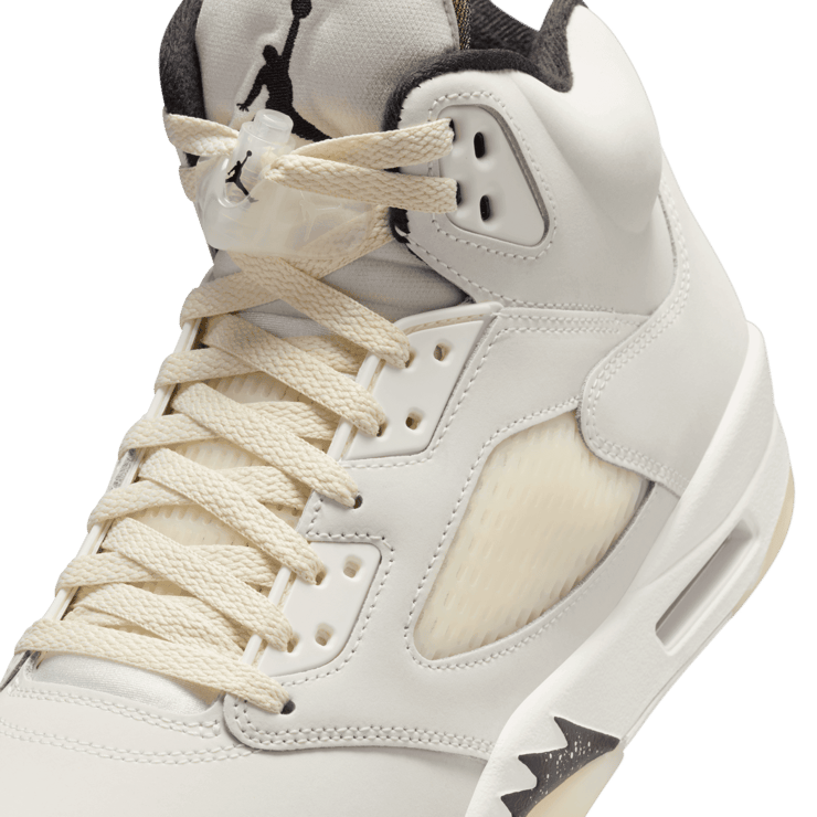 Air Jordan 5 Retro SE Sail Angle 4