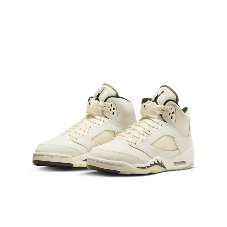 Air Jordan 5 Retro SE Sail (GS) Angle 2