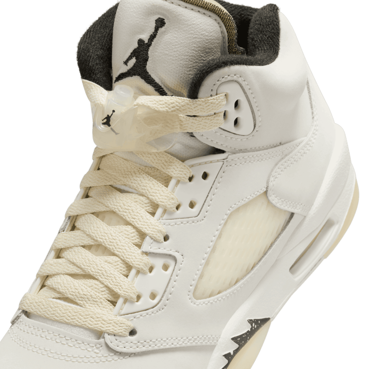 Air Jordan 5 Retro SE Sail (GS) Angle 4