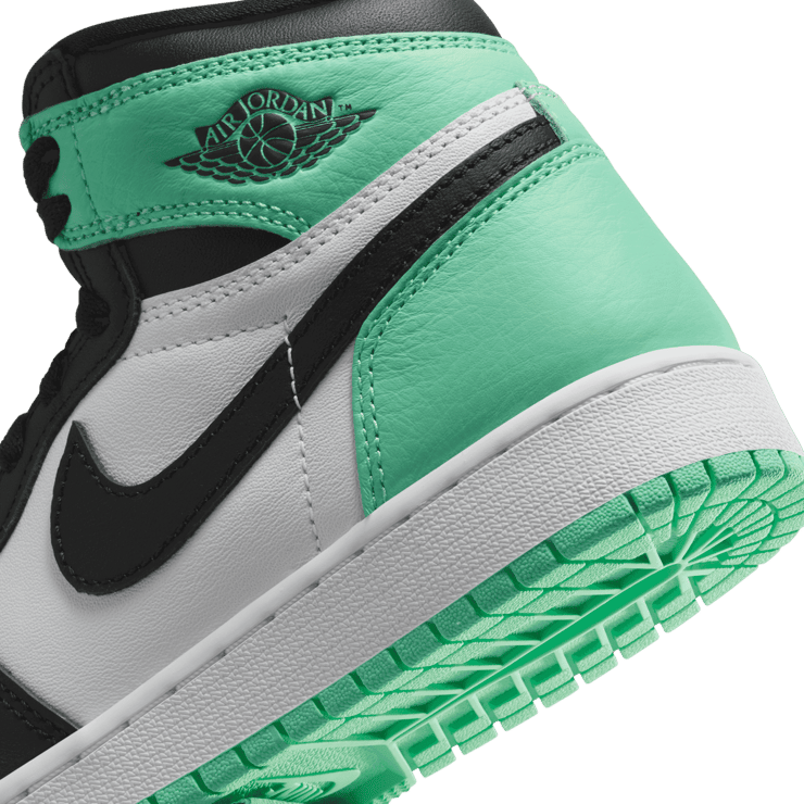 Air Jordan 1 Retro High OG Green Glow (GS) Angle 5