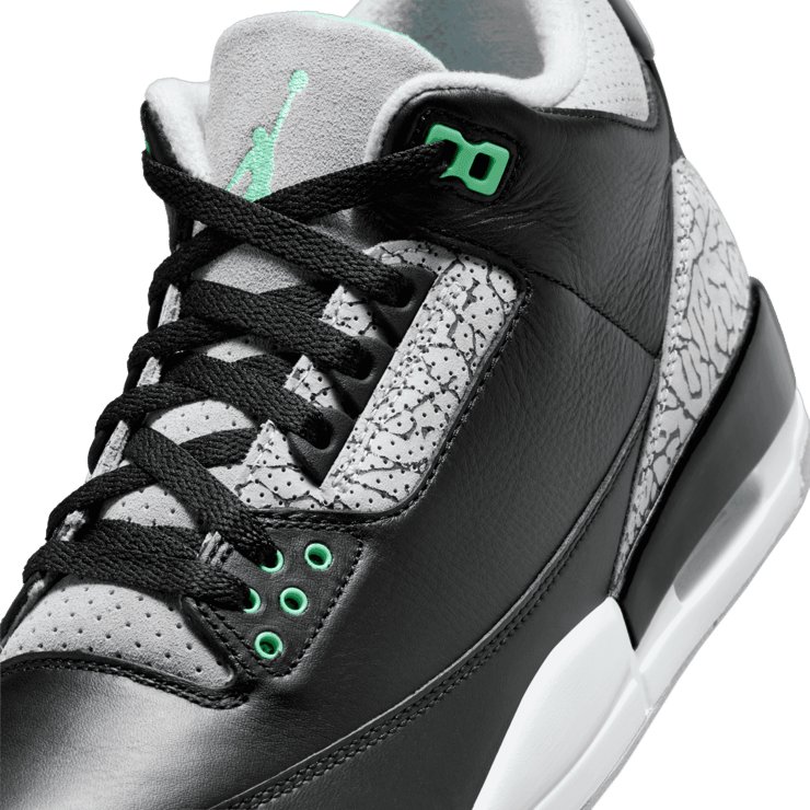 Air Jordan 3 Retro Green Glow Angle 4