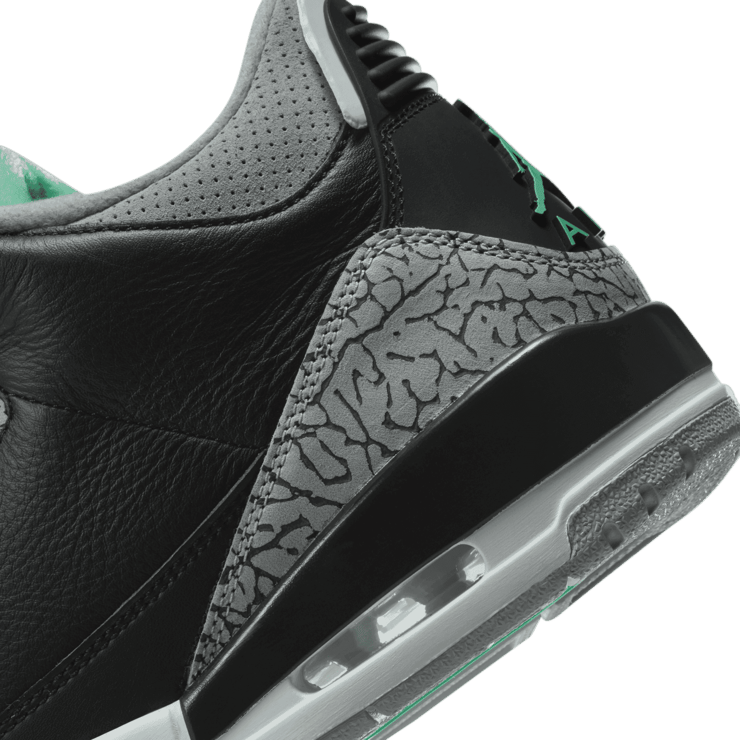 Air Jordan 3 Retro Green Glow (GS) Angle 5