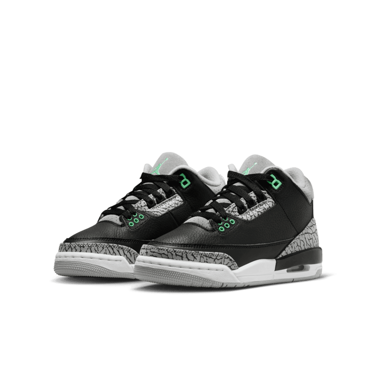 Air Jordan 3 Retro Green Glow (GS) Angle 2