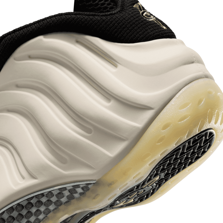 Nike Air Foamposite One Light Orewood Brown Angle 5