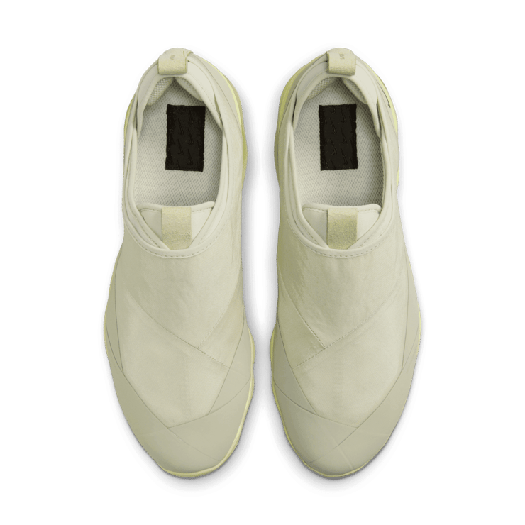 Nike VaporMax Moc Roam Light Stone Angle 1