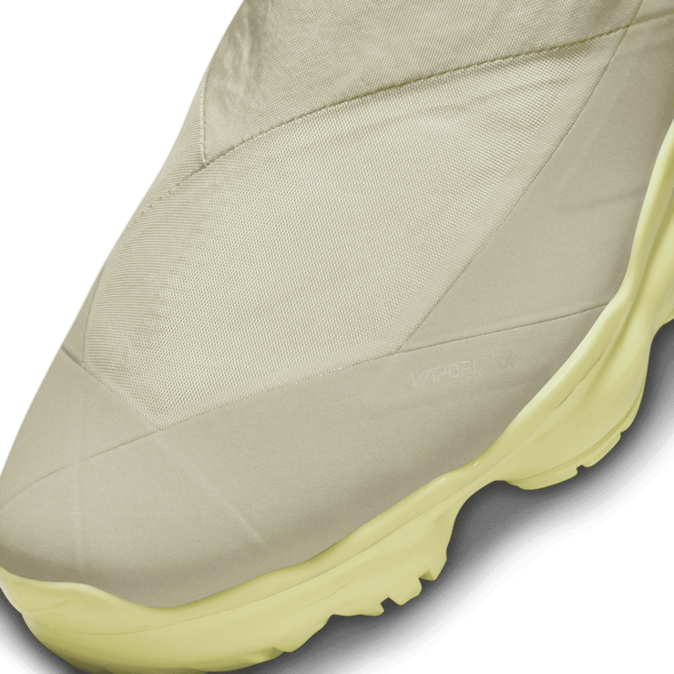 Nike VaporMax Moc Roam Light Stone Angle 4