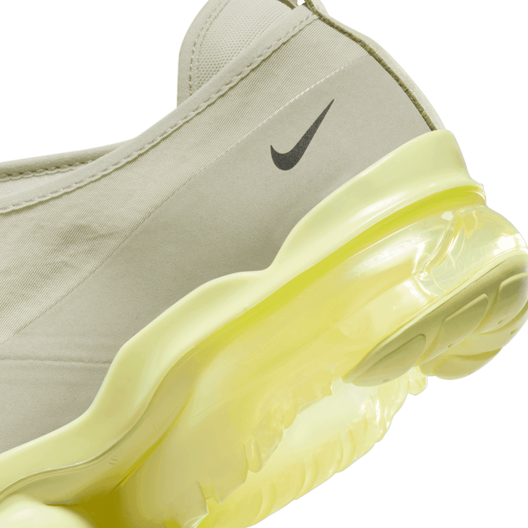 Nike VaporMax Moc Roam Light Stone Angle 5