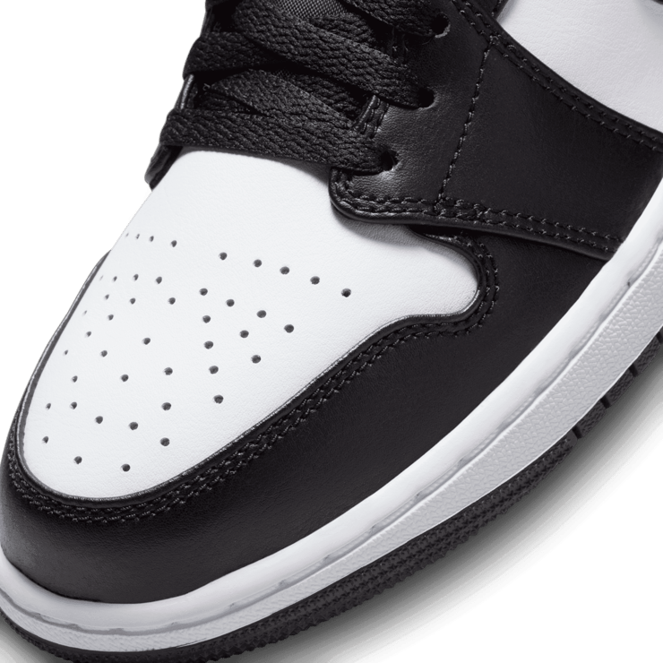 Air Jordan 1 Mid Black Toe Grape Angle 4