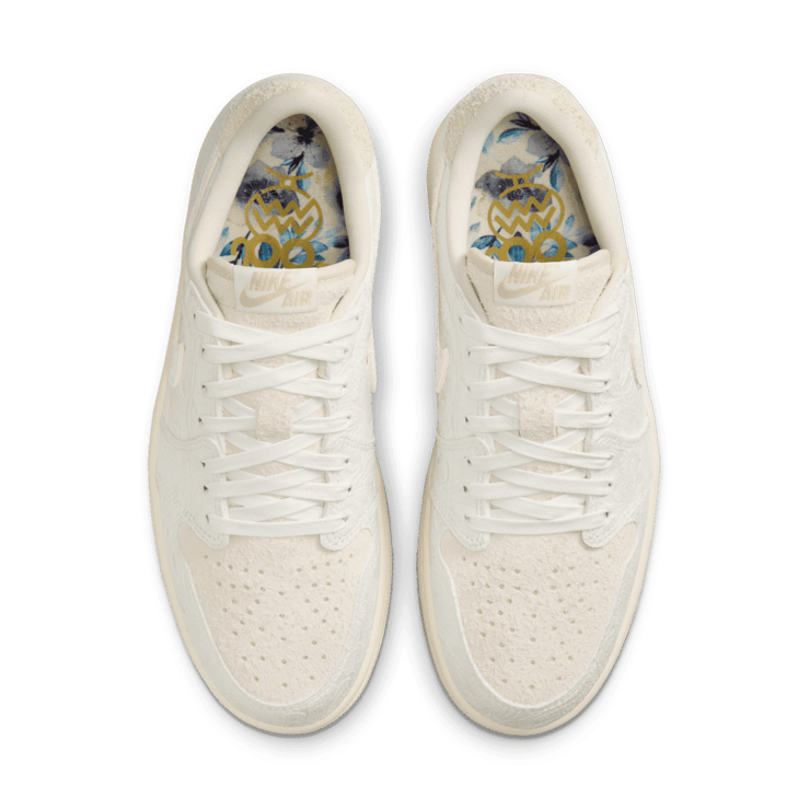 Air Jordan 1 Retro Low OG Chris Paul Angle 1