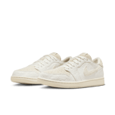 Air Jordan 1 Retro Low OG Chris Paul Angle 2