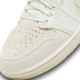 Air Jordan 1 Retro Low OG Chris Paul Angle 4