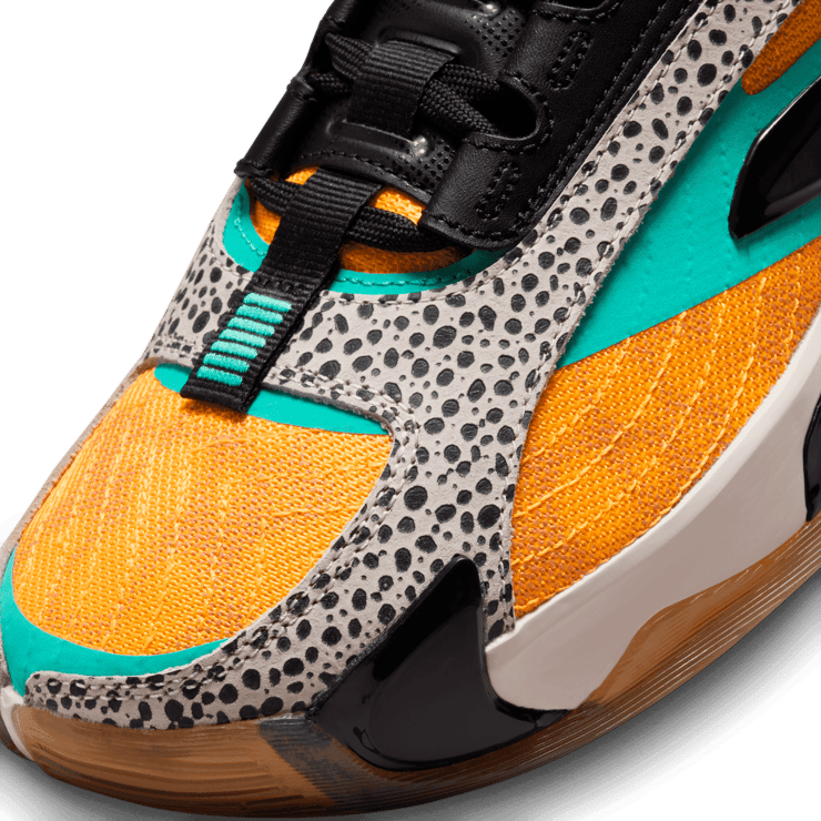 Jordan Luka 2 First Pitch Angle 4