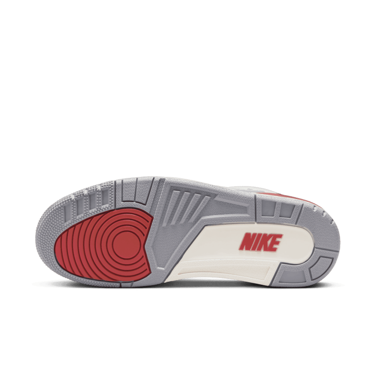 Air Jordan 2/3 White Varsity Red Angle 0