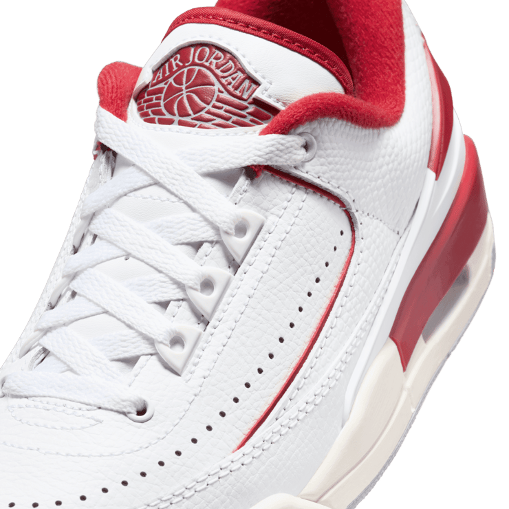 Air Jordan 2/3 White Varsity Red (GS) Angle 4