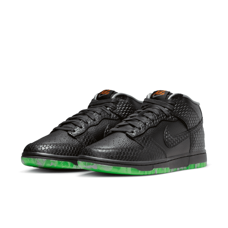 Nike Dunk Mid Premium Halloween Angle 3