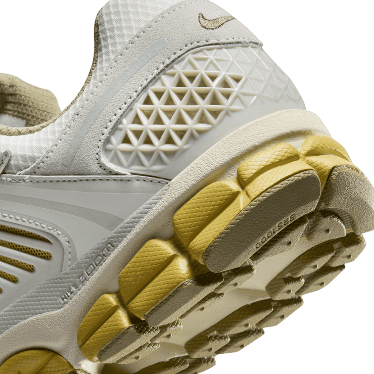 Nike Zoom Vomero 5 Light Bone Olive Angle 5