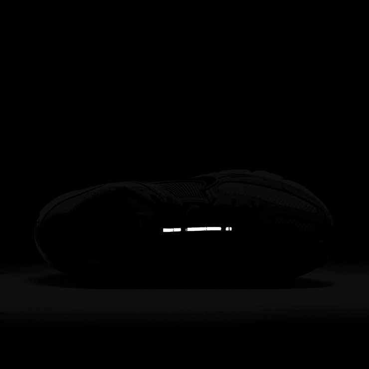 Nike Zoom Vomero 5 Light Bone Olive Angle 6