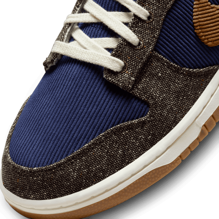 Nike Dunk Low Cordairoy Angle 4