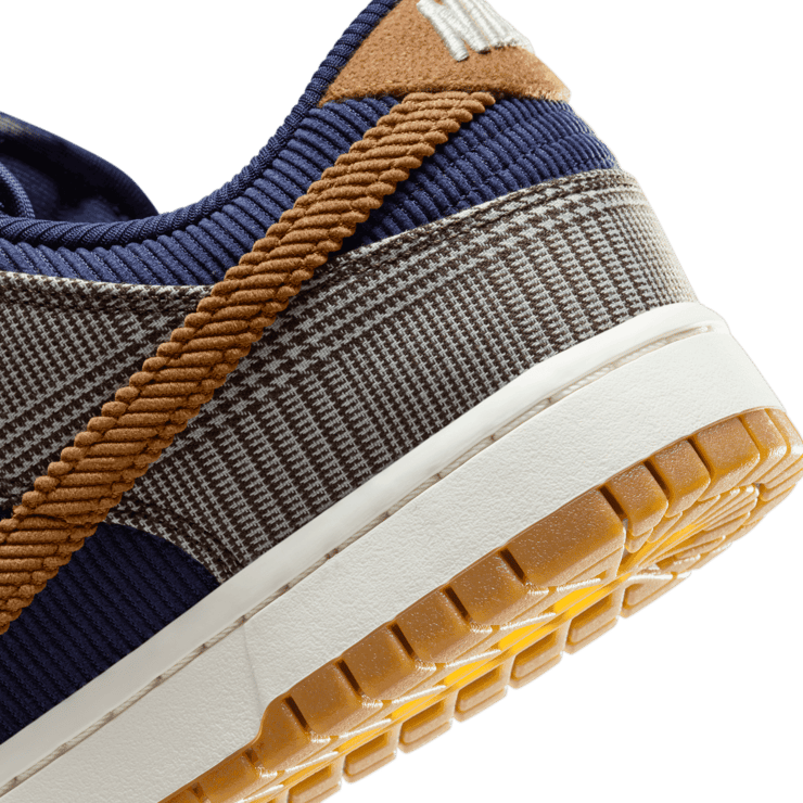Nike Dunk Low Cordairoy Angle 5