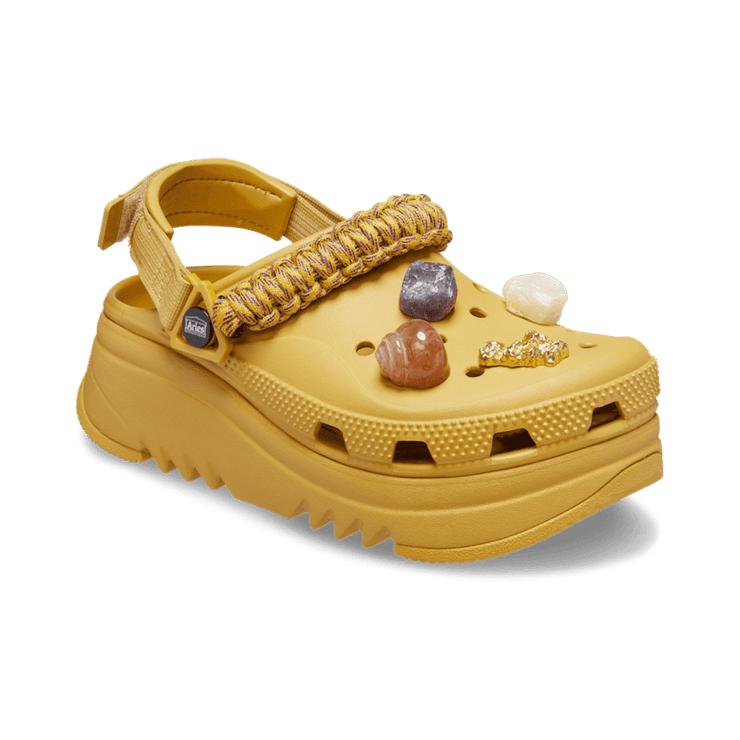 Crocs Classic Hiker Xscape Clog Aries Black Angle 3