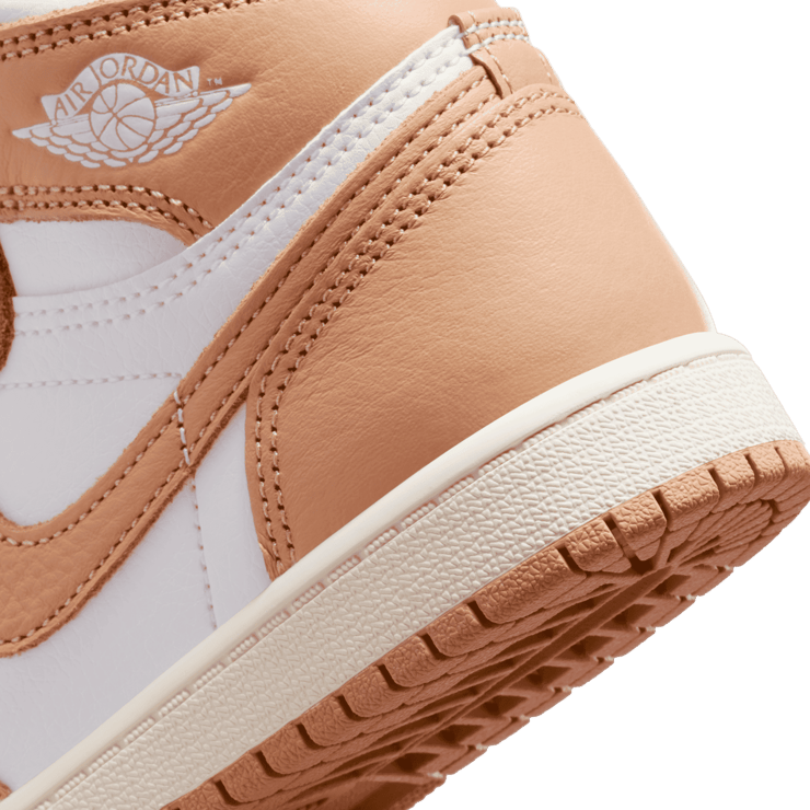 Air Jordan 1 Retro High OG Praline (PS) Angle 4