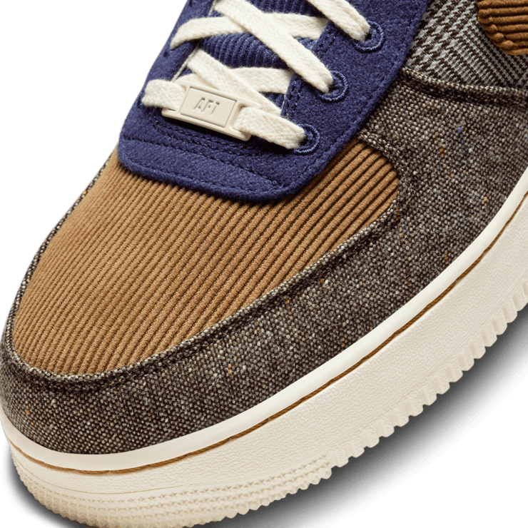 Nike Air Force 1 Low Premium Cordairoy Angle 4