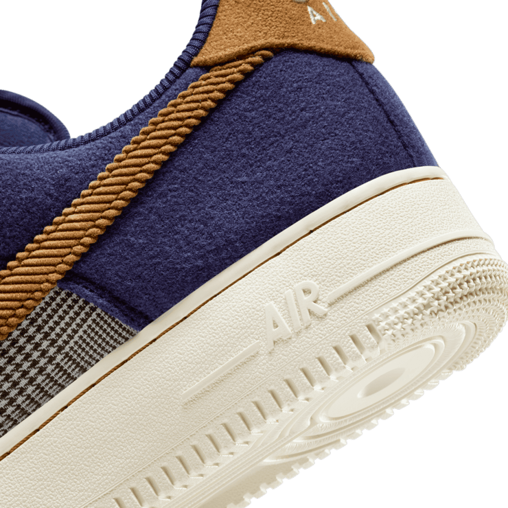 Nike Air Force 1 Low Premium Cordairoy Angle 5