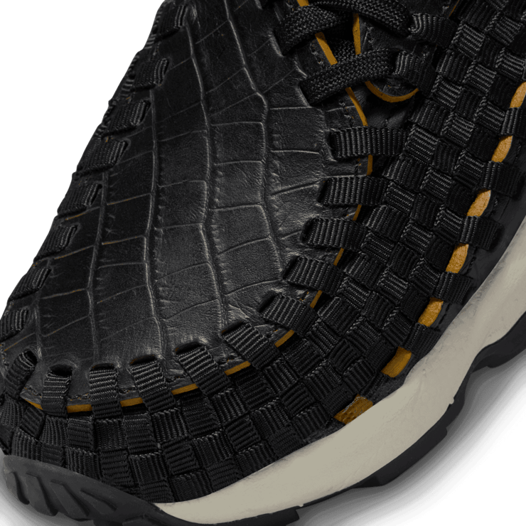 Nike Air Footscape Woven Raw Refined Angle 4