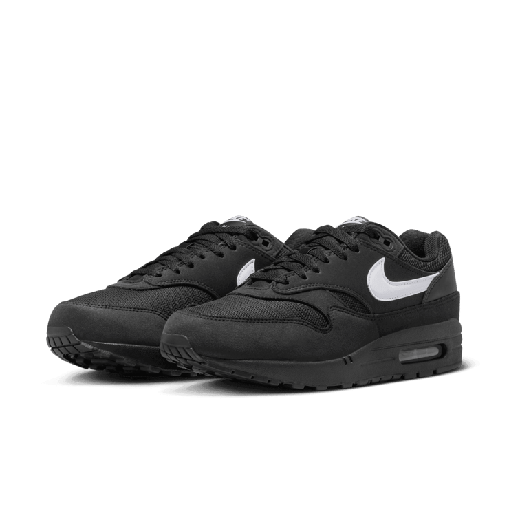 Nike Air Max 1 Black White Angle 2