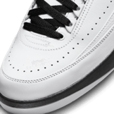 Air Jordan 2 Retro OG (2022) Angle 4
