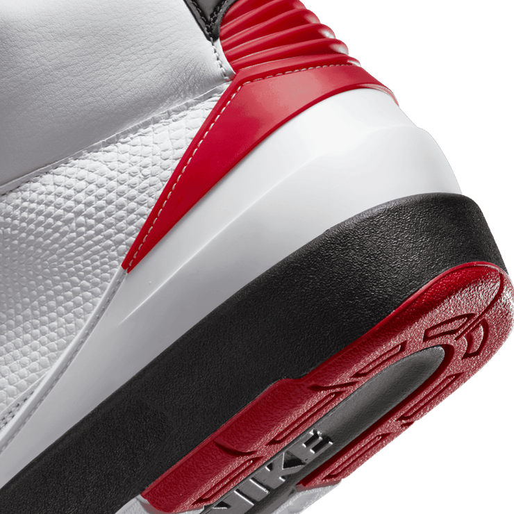 Air Jordan 2 Retro OG (2022) Angle 5