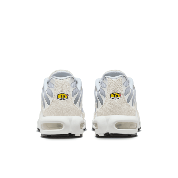 Nike Air Max Plus Sail Pure Platinum Silver Angle 3