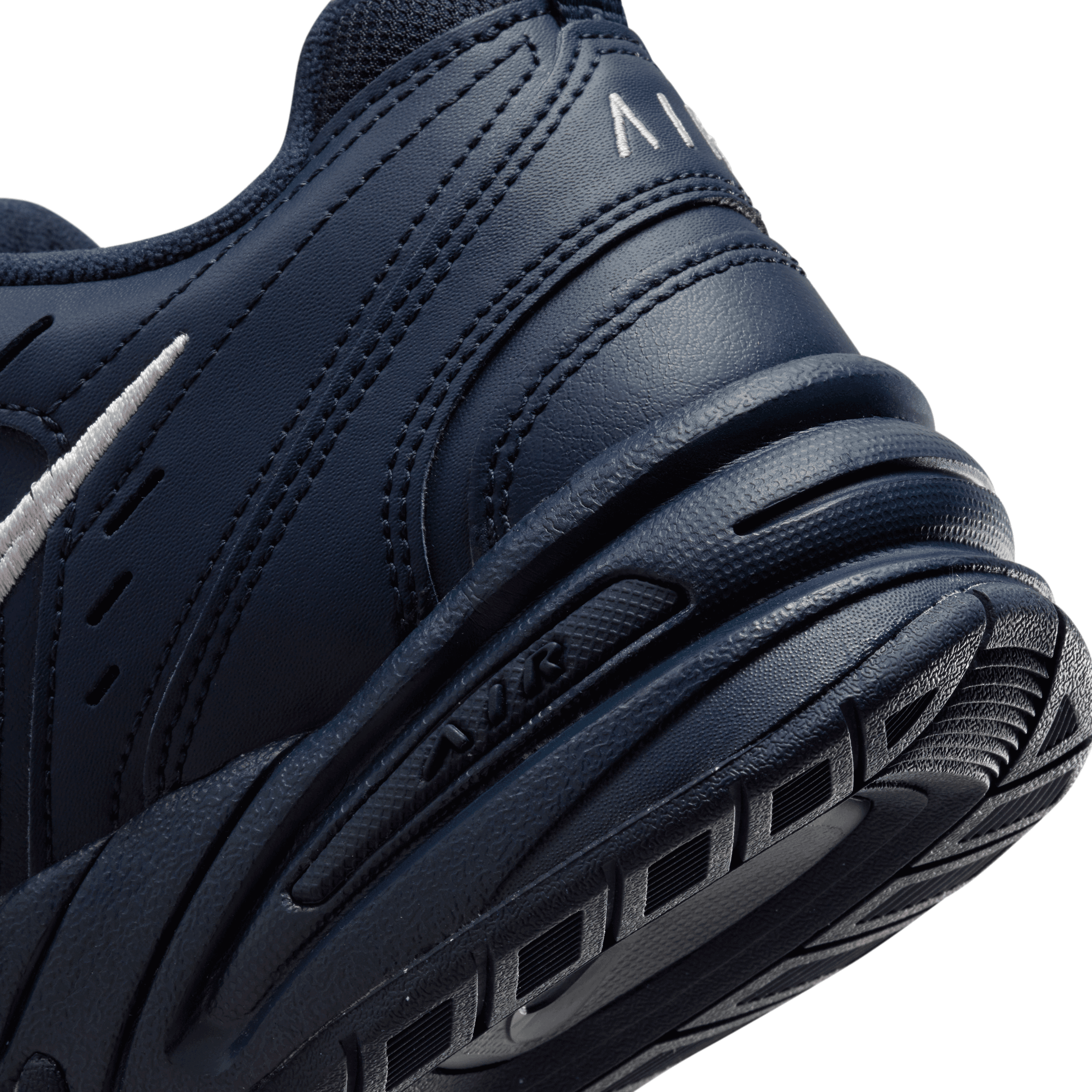 nike air monarch cross trainer