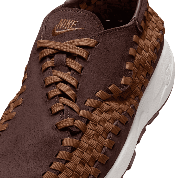 Nike Air Footscape Woven Earth Light British Tan Angle 4