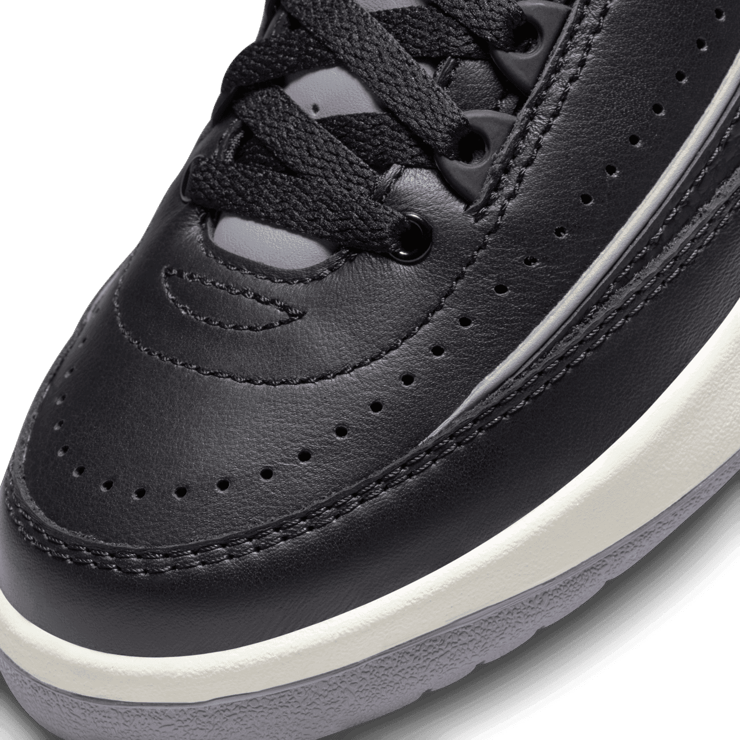 Air Jordan 2 Retro Black Cement (GS) Angle 4