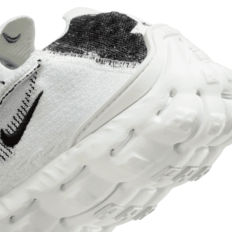 Nike Ispa Mindbody White Black Angle 5