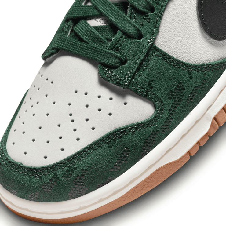 Nike Dunk Low Green Snakeskin (W) Angle 3