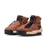 Nike Magmascape SP sacai Light British Tan Angle 2