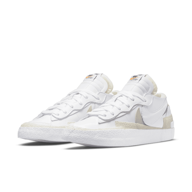 Nike Blazer Low sacai White Grey Angle 2