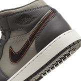 Air Jordan 1 Mid SE Fear (GS) Angle 5