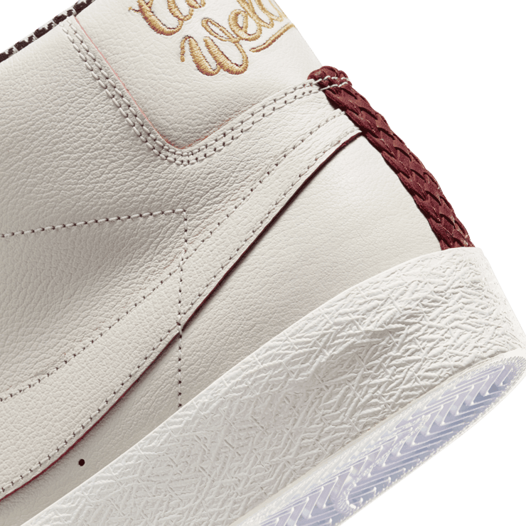 Nike SB Zoom Blazer Mid Welcome Skateboarding Angle 5