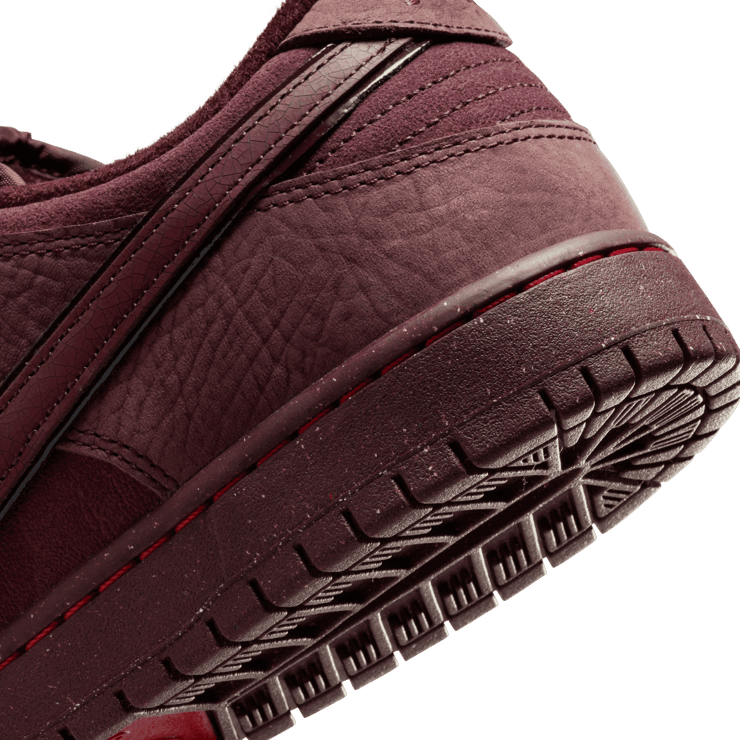 Nike SB Dunk Low City of Love Burgundy Crush - FN0619-600