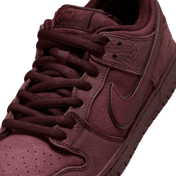 Nike SB Dunk Low City of Love Burgundy Crush Angle 4